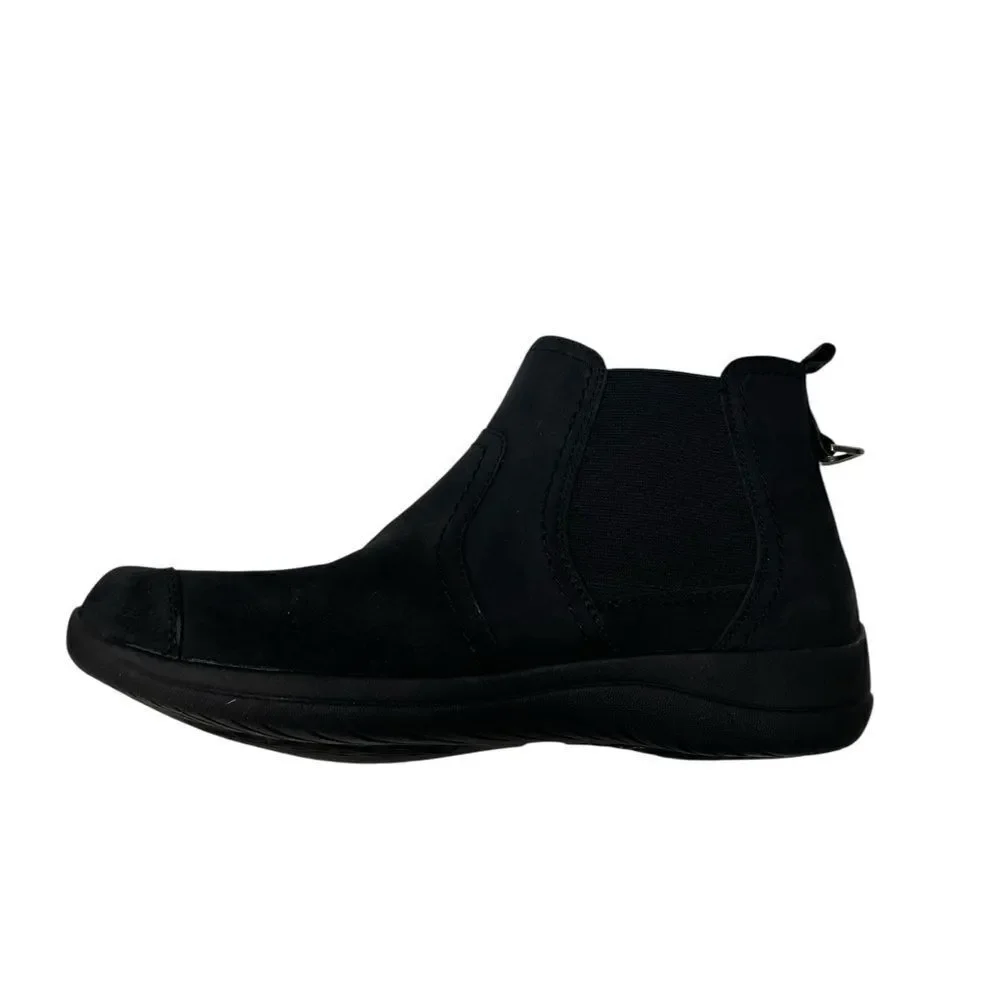 EARTH Faine Round Toe Pull on Boots Black Size 10 W